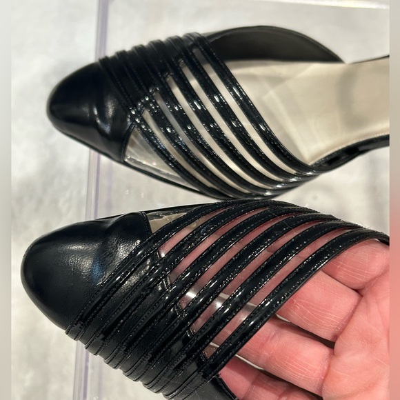 The 9.2.5 Collection black heels with ankle straps. Size 8 1/2 Wide - Picture 4 of 10